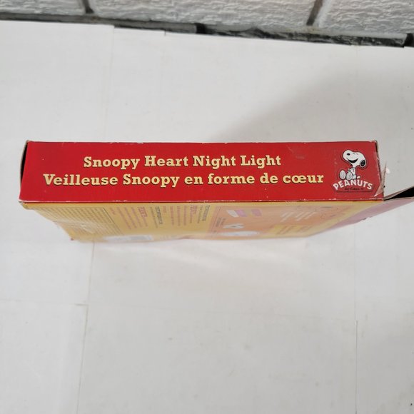 Peanuts Snoopy Heart Night Light Craft Kit in original box.  ITEM #1284 - Picture 2 of 5